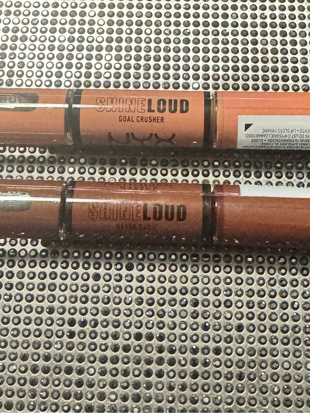 2 NYX SHINE LOUD LIP COLOR